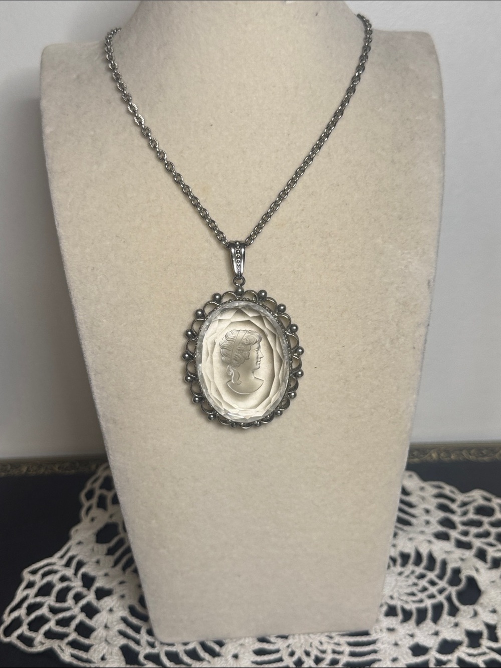 Western Germany Vintage Cameo Intaglio Glass Pendant Necklace 24”